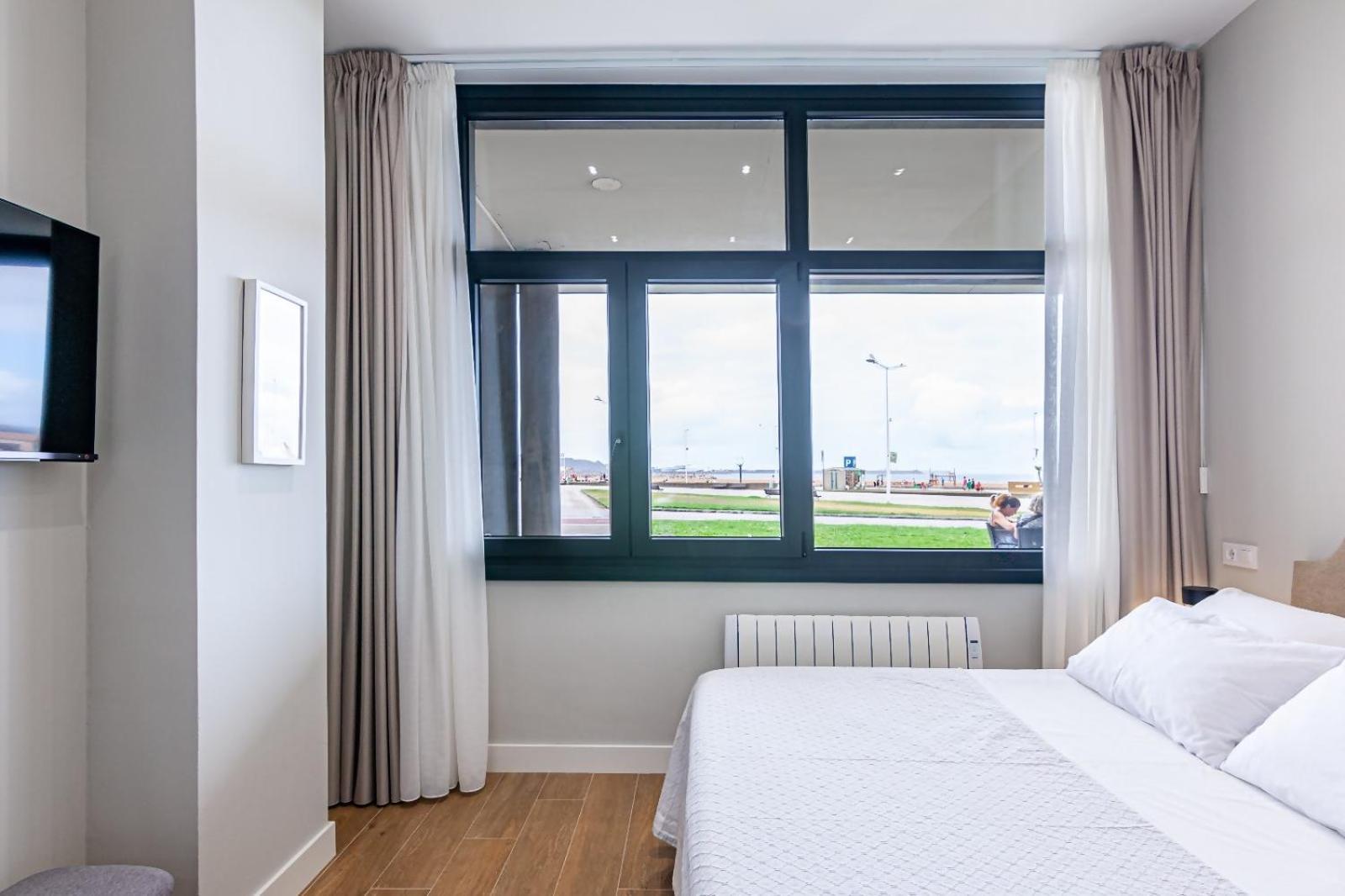 Ferienwohnung Av Gijon Poniente Playa Exterior foto